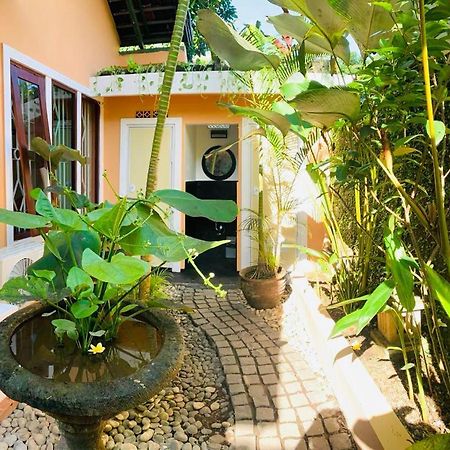 Giri'S Villa Jimbaran Ungasan Exteriér fotografie